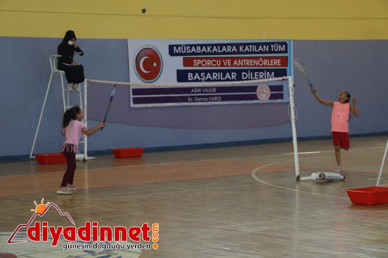 Ağrı'da Zafer Bayramı Badminton Turnuvası düzenlendi