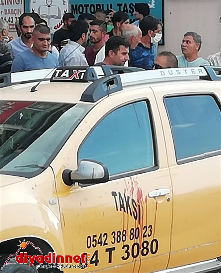 Ağrı'da bıçaklı saldırgan 1'i ağır 4 kişiyi yaraladı