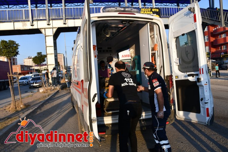 Ağrı'da iki kamyonet çarpıştı 1'i çocuk 4 kişi yaralandı