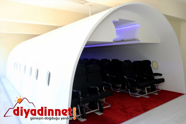 Meslek açıldı Sivil Yüksekokulunda simülasyon AİÇÜ mock-up sınıfı Havacılık 1