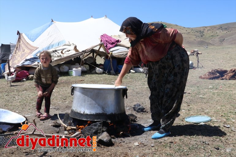 sırtında kadınların Göçer -  eşek AĞRI yolculuğu zorlu süt 10