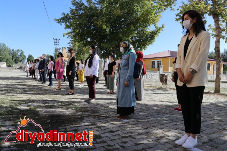 Ağrı uzaktan eğitim başladı