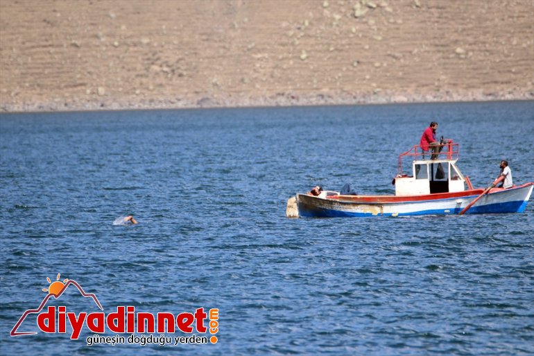 - geçti Emre Deliveli, Maraton Yüzücüsü Balık Ağrı