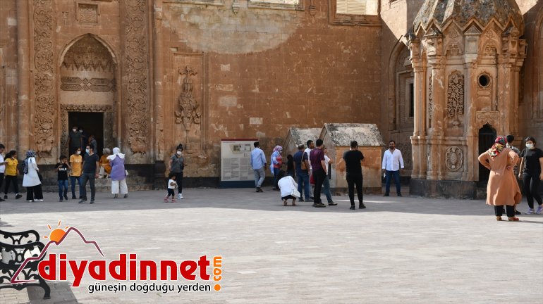 Tarihi İshak Paşa Sarayı na Kurban Bayramı nda yoğun ilgi11