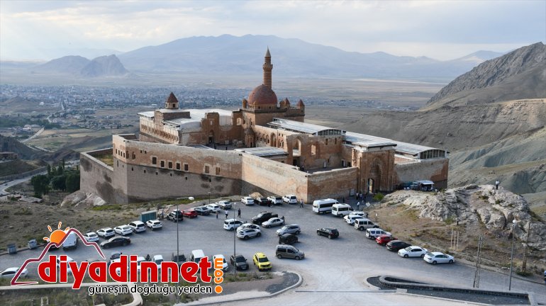 Tarihi İshak Paşa Sarayı na Kurban Bayramı nda yoğun ilgi3