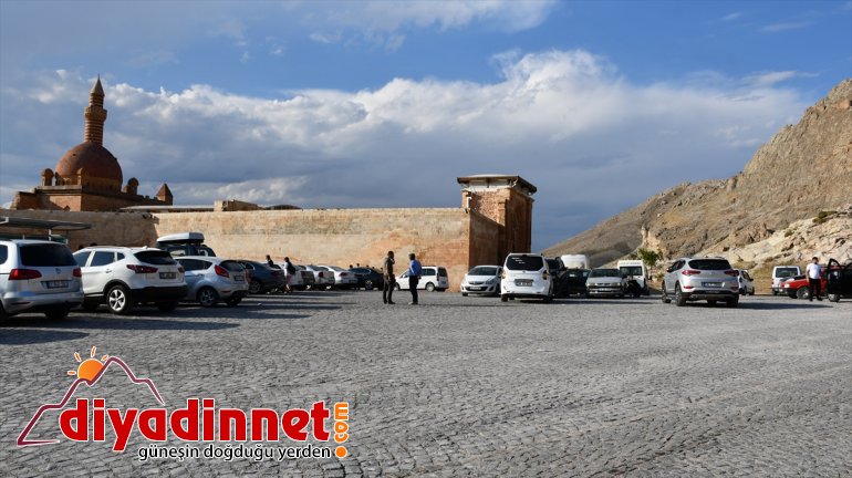 Tarihi İshak Paşa Sarayı na Kurban Bayramı nda yoğun ilgi4