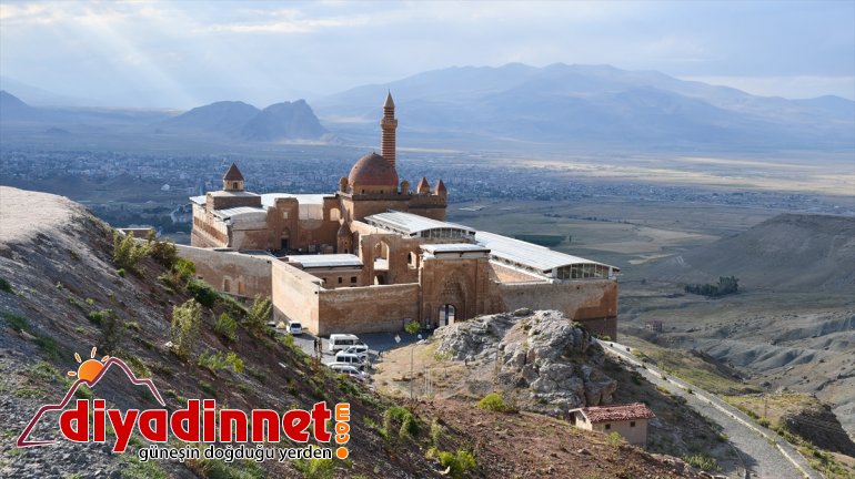 Tarihi İshak Paşa Sarayı na Kurban Bayramı nda yoğun ilgi6