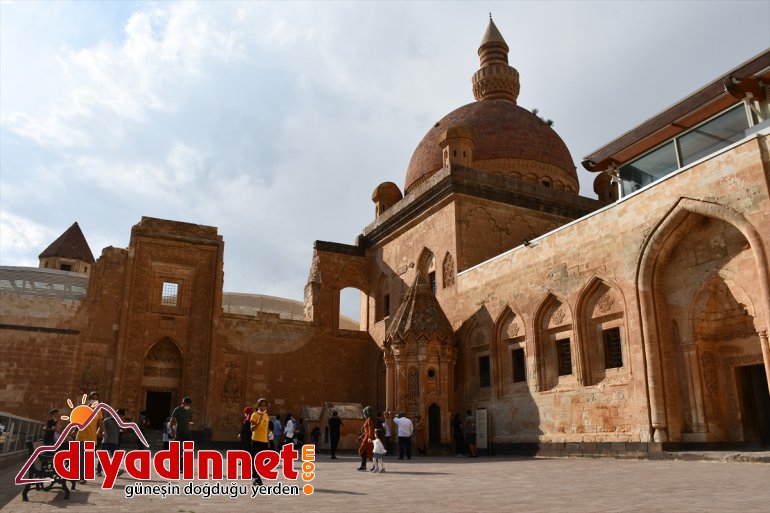 Tarihi İshak Paşa Sarayı na Kurban Bayramı nda yoğun ilgi10
