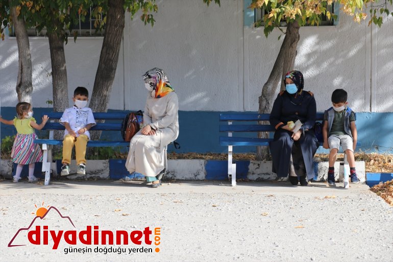 Ağrı da yüz yüze eğitim başladı2