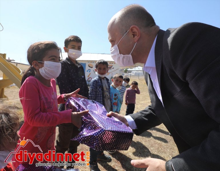 sebze dağ Valisi, çiftle ihtiyaçları köyünde Ağrı üreten için okulun yaptı öğretmen hasat 4