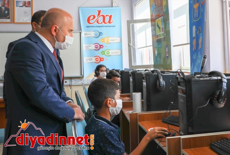 Ağrı Valisi Osman Varol, öğrencilerle buluştu