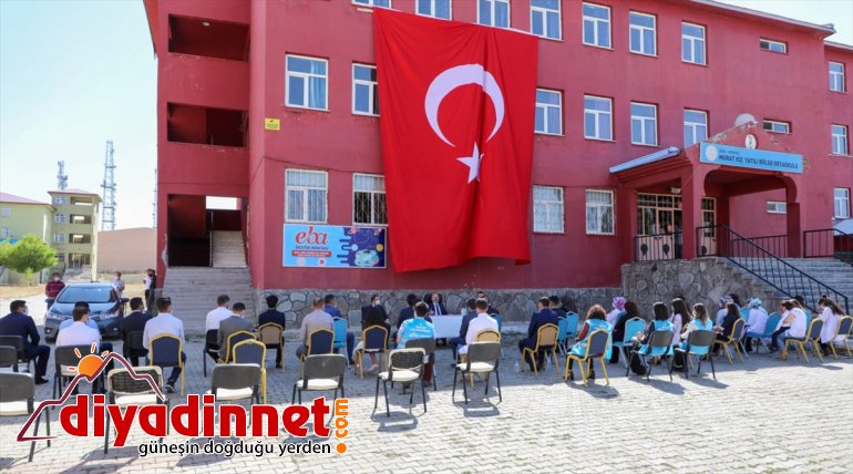 Valisi buluştu öğrencilerle Osman Ağrı Varol, 4