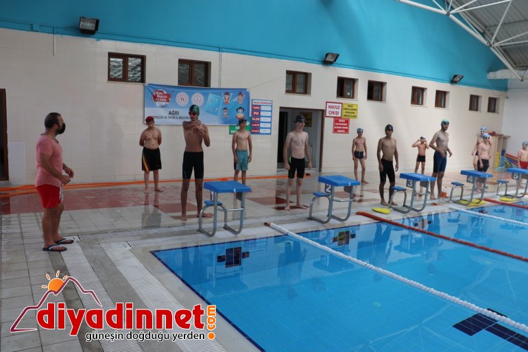 Ağrı’da ‘Yüzme Bilmeyen Kalmasın’ projesi devam ediyor