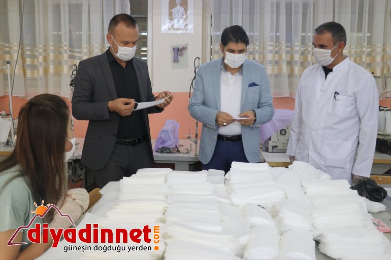 maske Ağrılı ve öğretmen kursiyerler mesaisinde kadın için öğrenciler 6