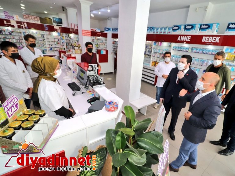 Başkan Sayan ın vatandaşlarla fotoğrafını Vali Varol çekti2