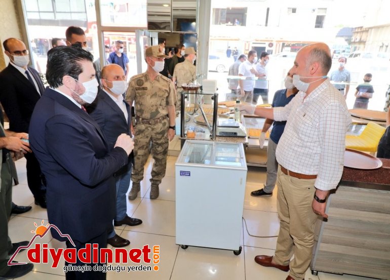 Başkan Sayan ın vatandaşlarla fotoğrafını Vali Varol çekti3