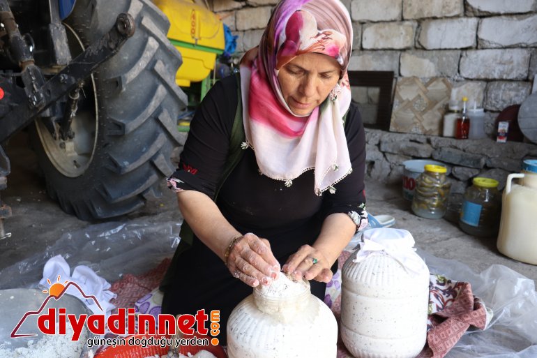 Doğal yollarla üretilen peynirler kışın tüketilmek üzere toprağa gömülüyor6