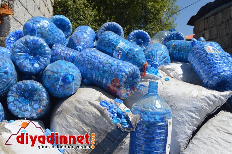 Engelsiz hayat için sokak sokak gezip mavi kapak topluyor1