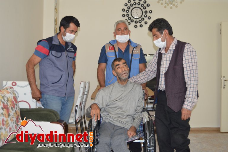 Engelsiz hayat için sokak sokak gezip mavi kapak topluyor10