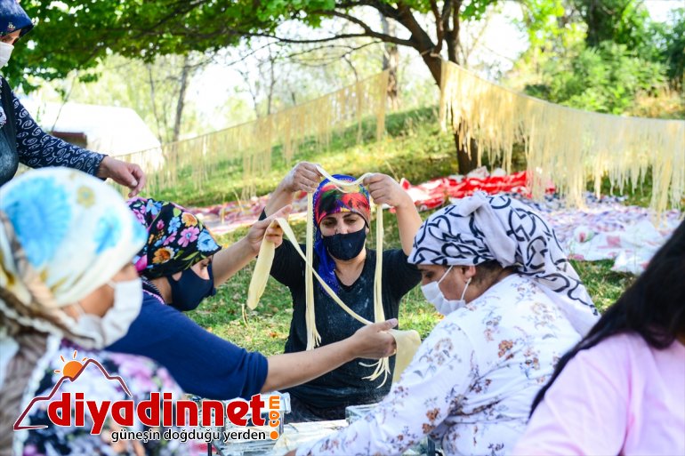 kış süsleyecek Kadınlar sofralarını mesaisinde erişte 22