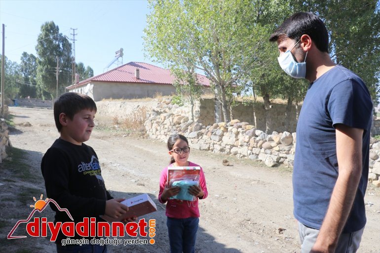 Ağrılı desteği erişemeyen çocuklara tablet Uzaktan eğitime 1