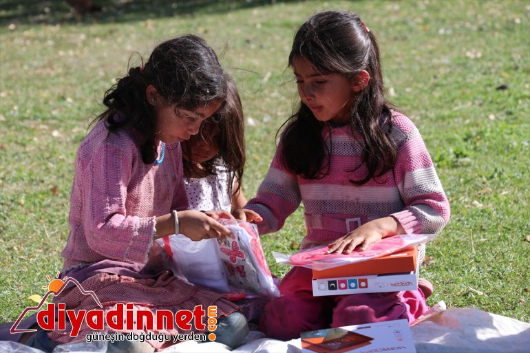 desteği tablet erişemeyen Uzaktan çocuklara Ağrılı eğitime 3