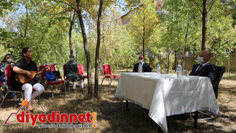 Vali Varol, öğretmen ve öğrencilerle bir araya geldi1