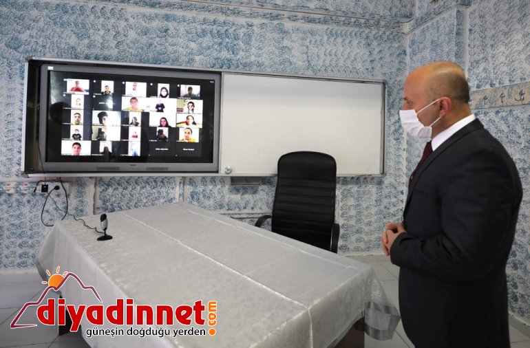 Vali Varol öğretmen ve öğrencilerle bir araya geldi2