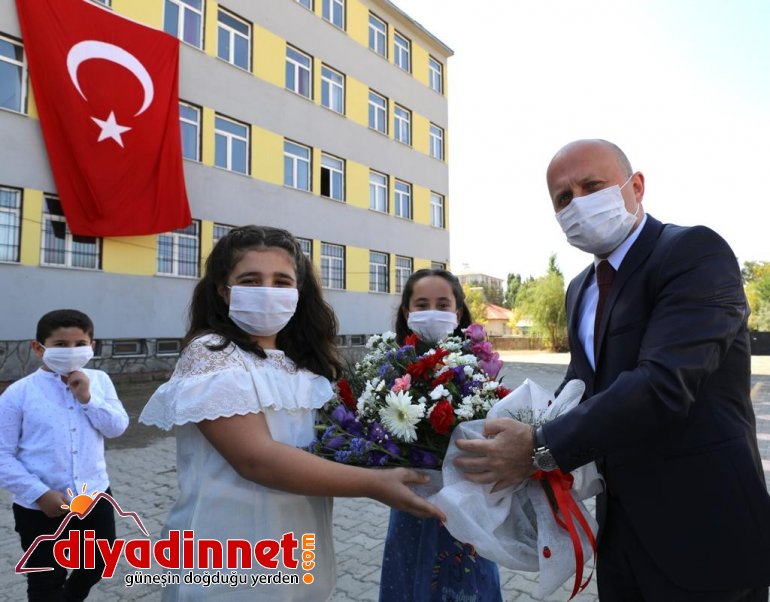 Vali Varol öğretmen ve öğrencilerle bir araya geldi7