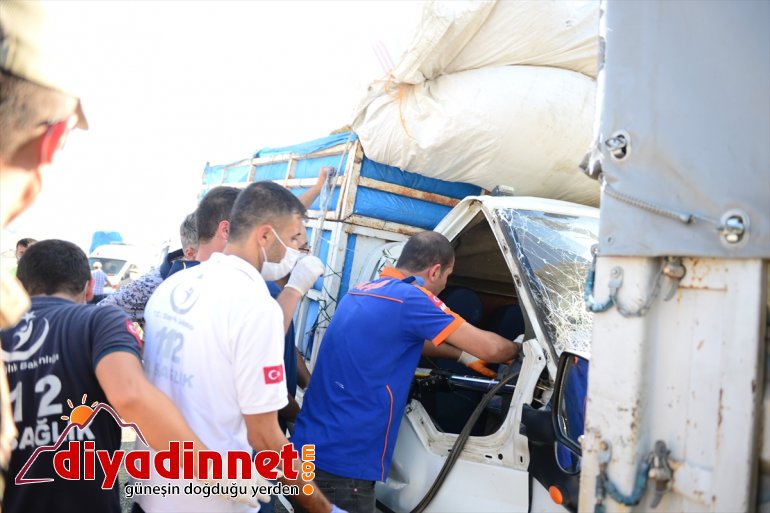 AFAD Zincirleme - kurtardı 2 kişiyi kazada IĞDIR sıkışan 3