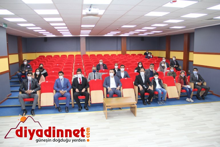 Ağrı Milli Eğitim Müdürü Tekin, başarılı öğrencileri ödüllendirdi