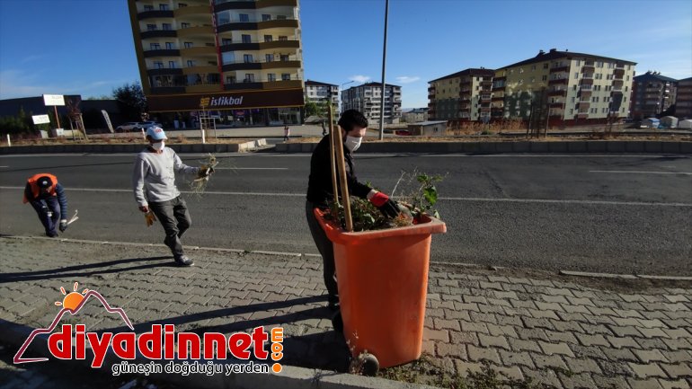 Sayan, AĞRI - çöp Başkanı işçileriyle temizlik temizlik topladı, süpürgeyle Belediye yaptı 7