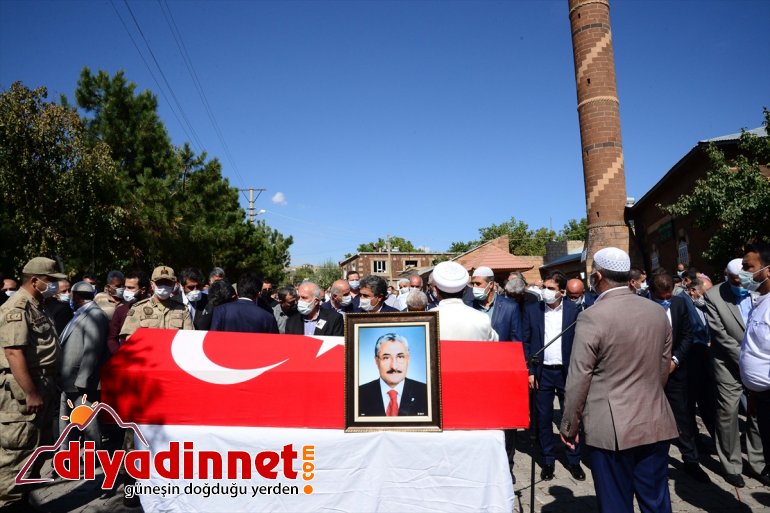 Zeki bakan son yolculuğuna Ergezen uğurlandı Eski 1