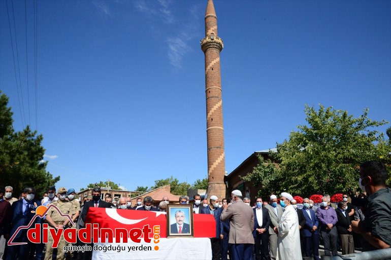 Ergezen uğurlandı yolculuğuna Eski son bakan Zeki 4