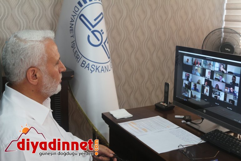 Müftü Topçu, “Online Gençlik Buluşması” programında gençlerle bir araya geldi1