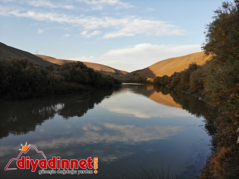 Murat Nehri çevresi sonbaharda görsel şölen sunuyor