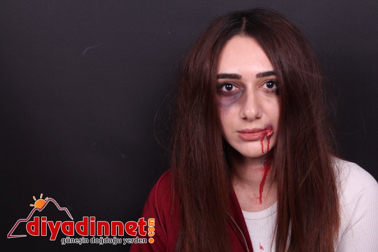 Yaptıkları makyaj ile şiddet gören kadınların seslerini duyurmaya çalışıyorlar1