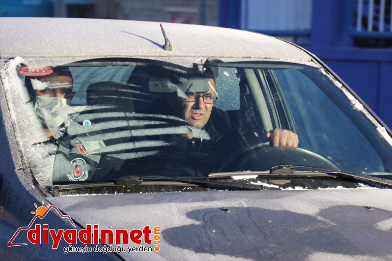 Ağrı da dereler dondu8