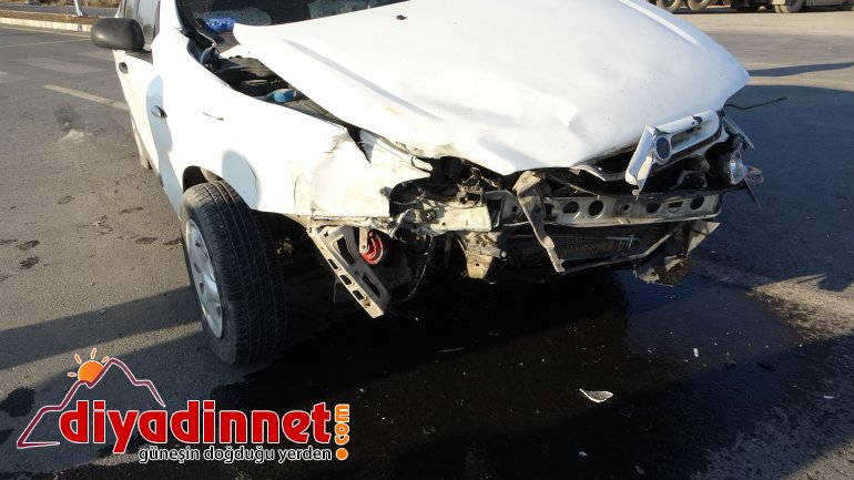 Ağrı da hız yapan araç kazaya sebep oldu4