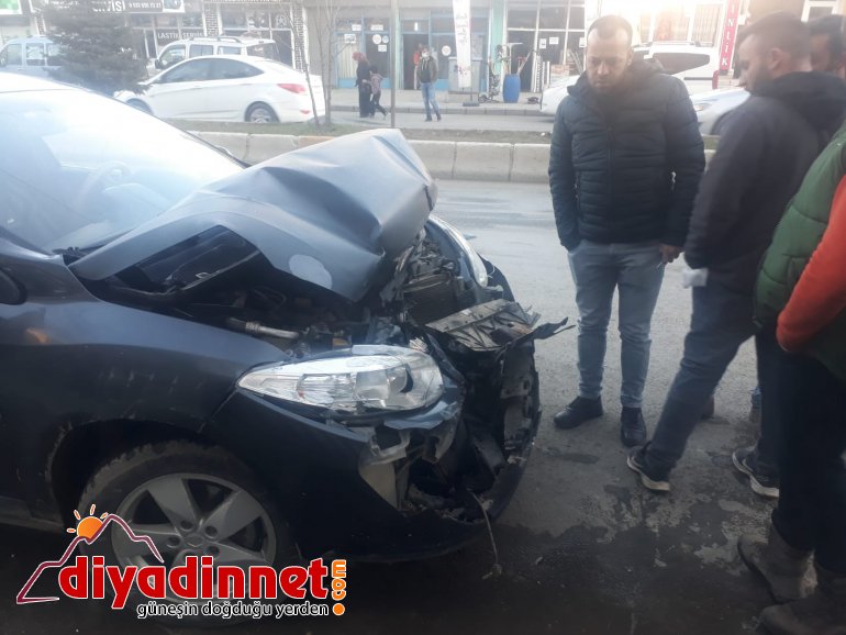 Ağrı da maddi hasarlı kaza4