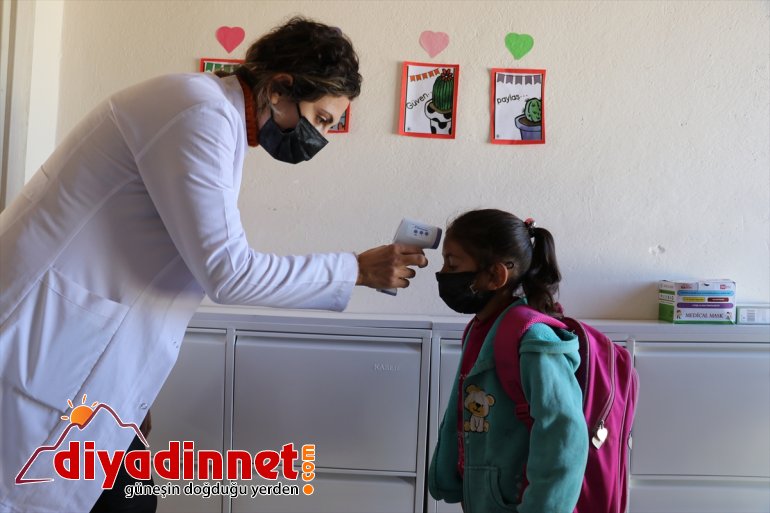 sınıfına AĞRI dönüştürdü öğrencilerin ayrılmak kömürlüğünü ana - istemediği Okulun bir onarıp 1