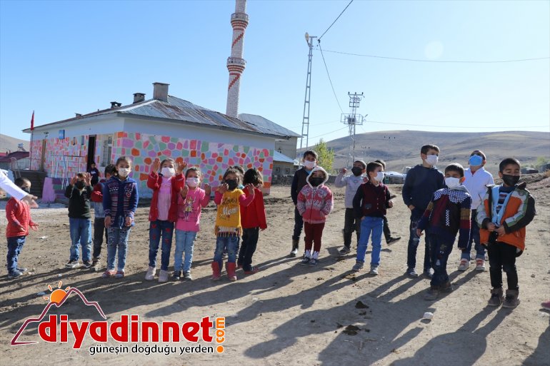 bir ayrılmak istemediği sınıfına onarıp öğrencilerin Okulun ana kömürlüğünü - AĞRI dönüştürdü 16