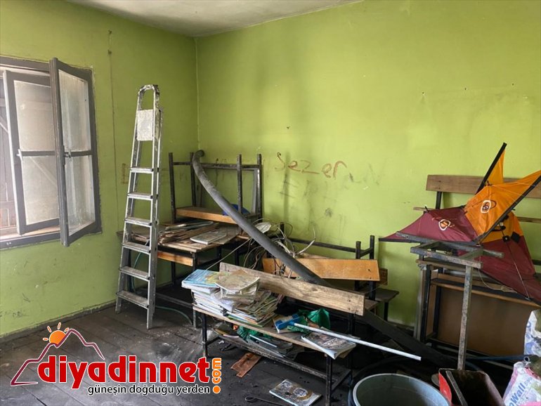 Okulun dönüştürdü kömürlüğünü AĞRI ayrılmak istemediği bir - sınıfına ana öğrencilerin onarıp 17