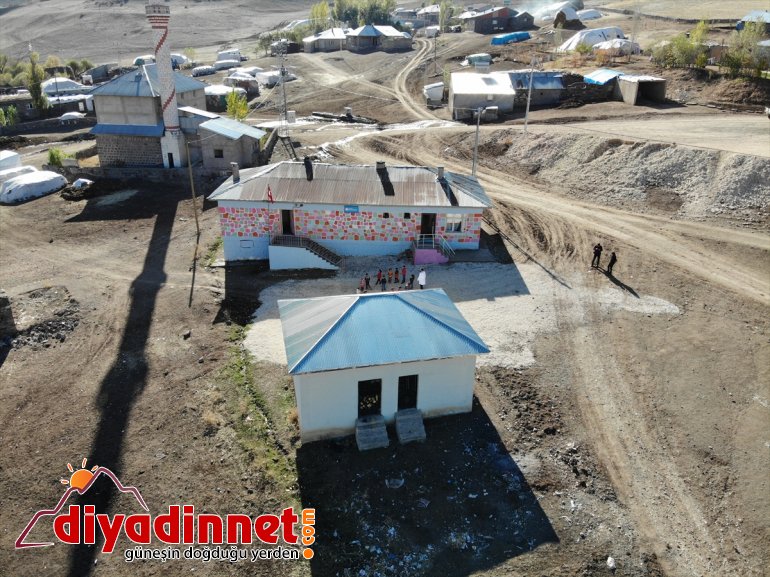 ayrılmak sınıfına dönüştürdü - bir AĞRI ana kömürlüğünü öğrencilerin onarıp istemediği Okulun 19