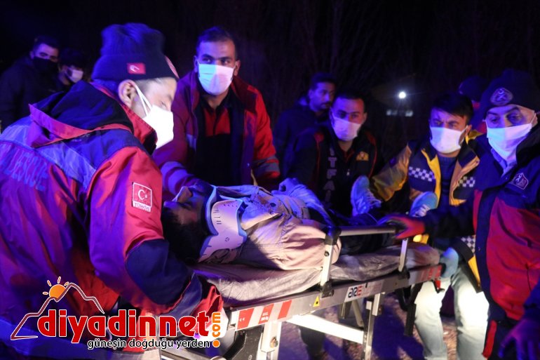 AĞRI taşıyan Sığınmacıları kamyonet devrildi: 17 - yaralı 5