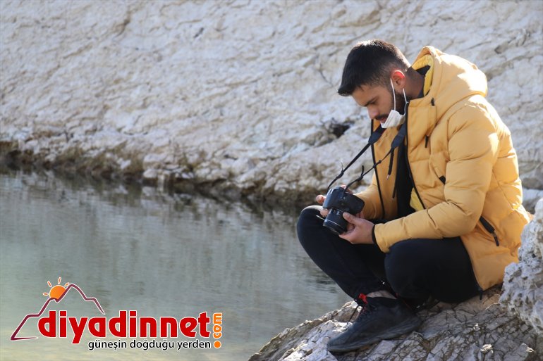 ailesine genç, yardımdan kucak - için Suriyeli açan Türkiye