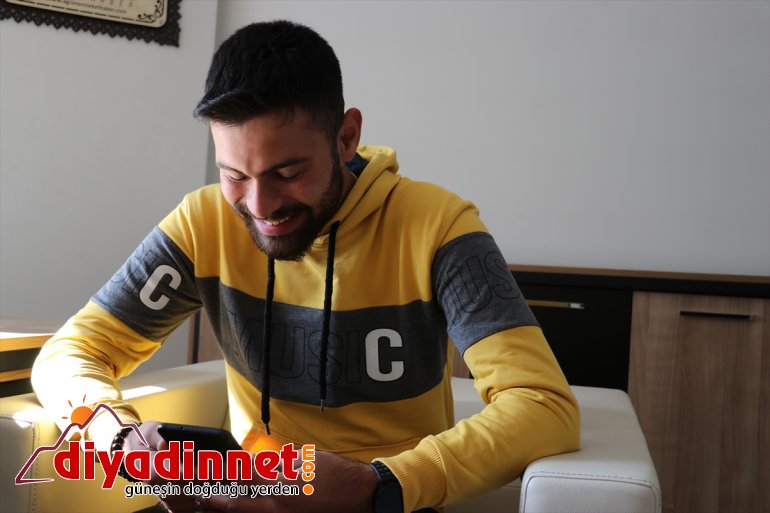 için AĞRI yardımdan koşuyor teşekkür genç, yardıma ailesine açan - Suriyeli kucak Türkiye