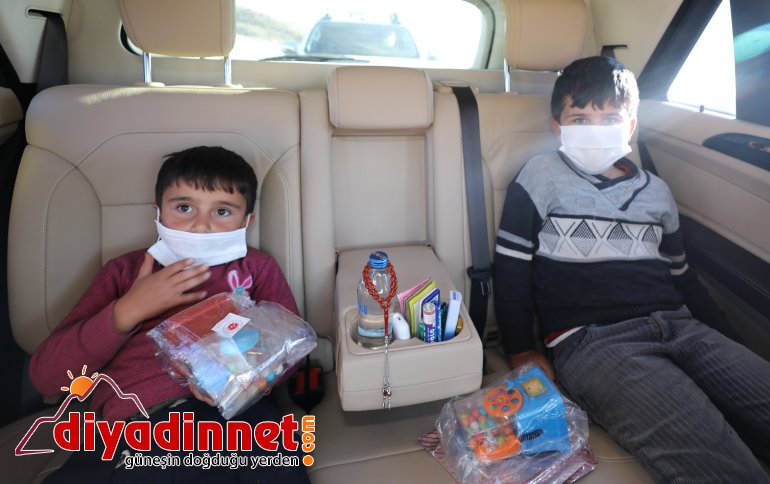 Ağrı Valisi Dr Varol makam aracını çocuklara tahsis etti3