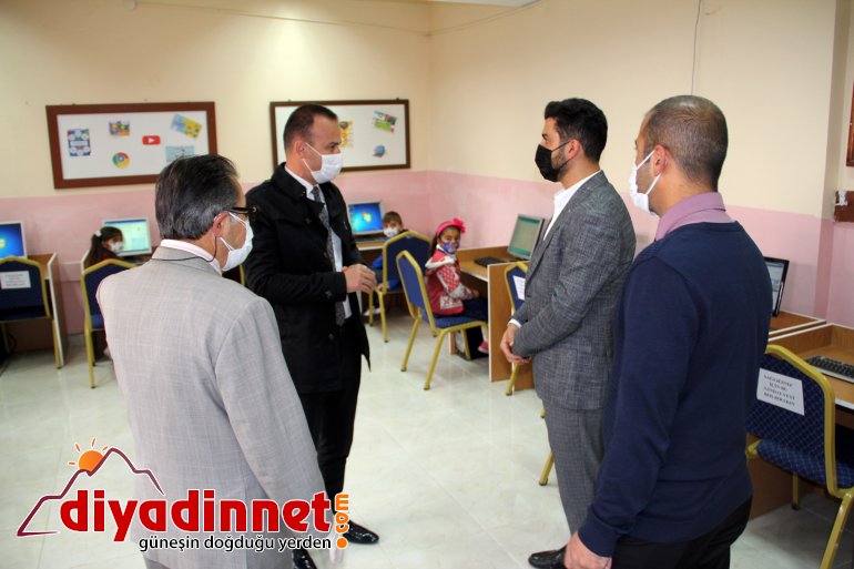 Ağrılı fedakar Öğretmen atık malzemesi toplayarak bilgisayar sınıfı açtı3