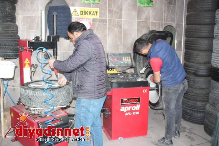 Lastikçilerin kış mesaisi başladı2